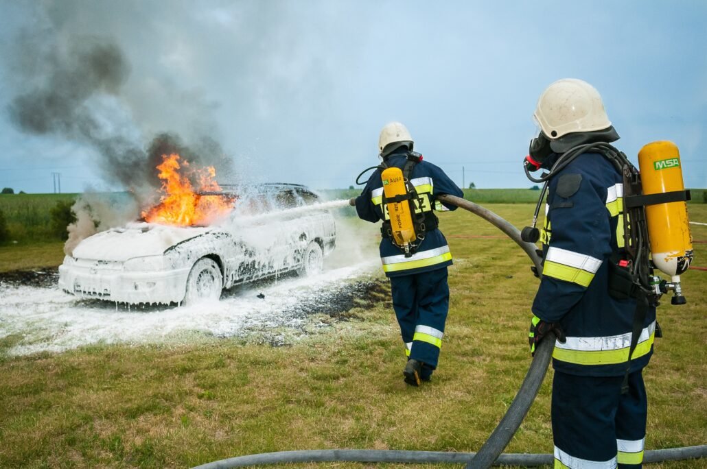 Coche ardiendo